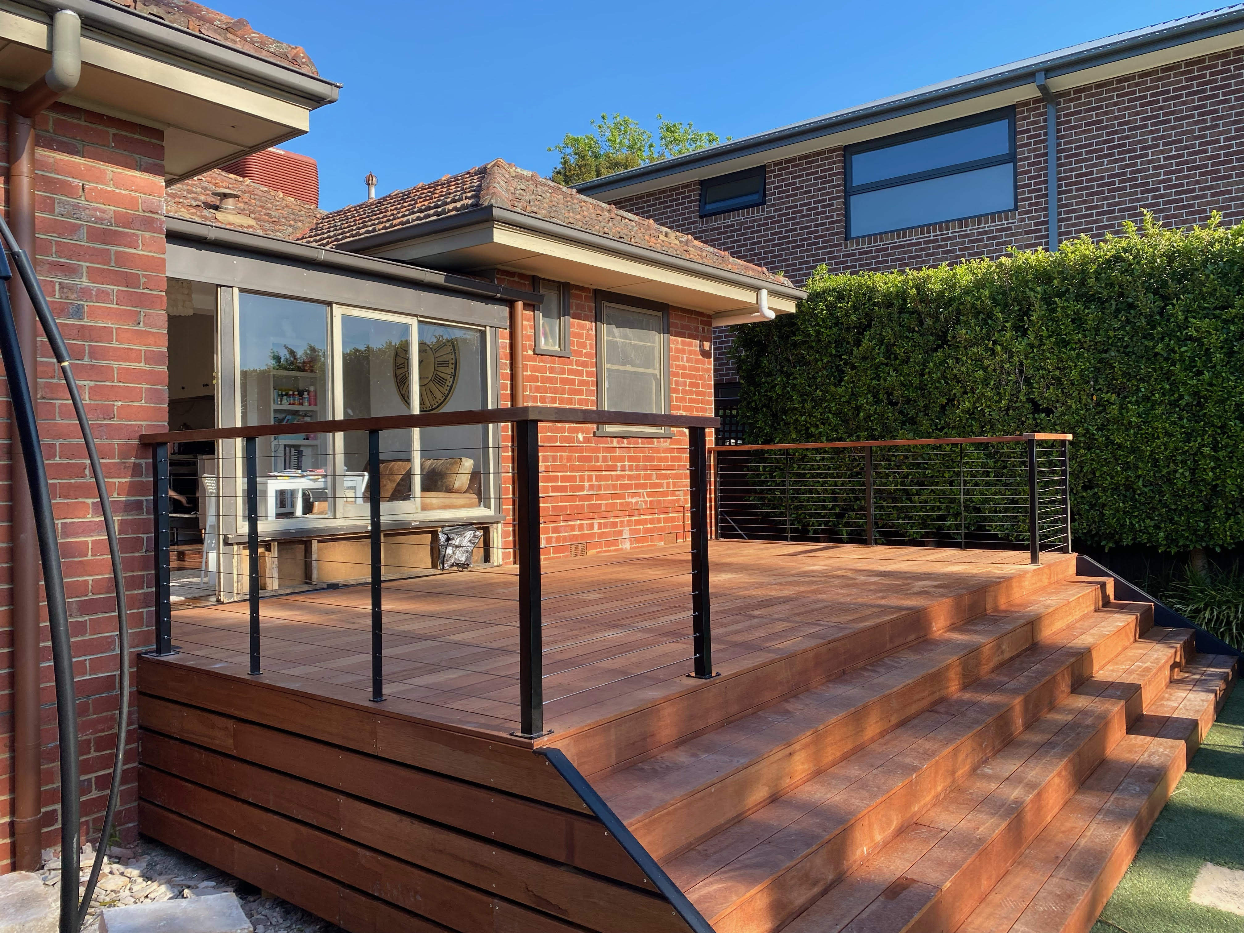 Black Post Wire Balustrade: Modern Outdoor Design Ideas